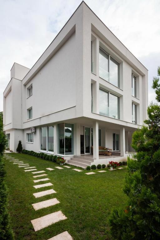 Lux Hedonistic Life Aparthotel Νόβι Σαντ Εξωτερικό φωτογραφία